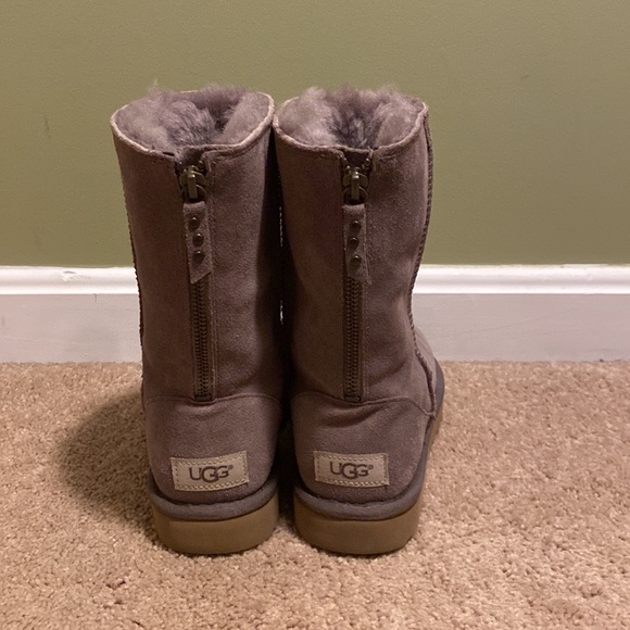 7 Purple/gray like new Ugg Boots with Zip back. - Picture 3 of 5